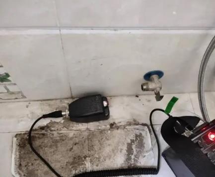 省直辖县屋顶漏水维修公司分享下卫生间漏水的危害及解决方法